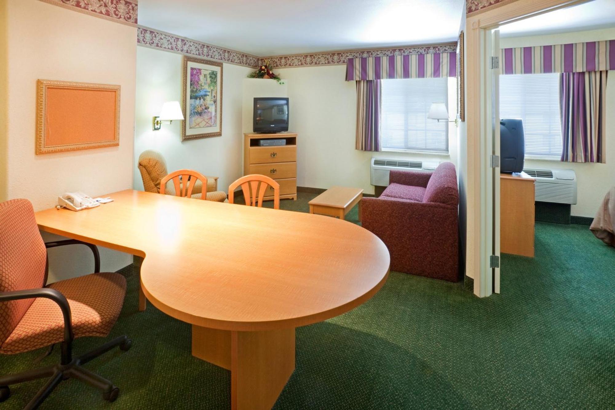 Candlewood Suites Tyler By Ihg Екстер'єр фото